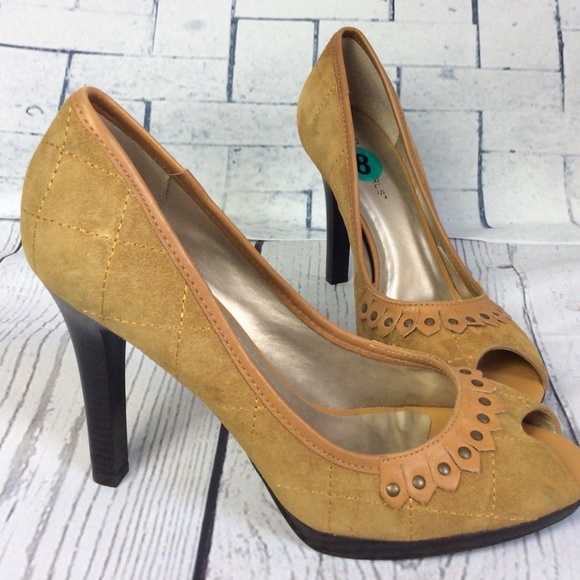 BCBGeneration Shoes Bcbg Generation Suede Pumps Size 8